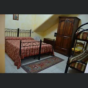  Bed & Breakfast La Contrada Degli Ulivi Italia